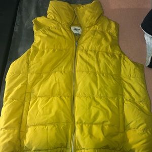 ‼️Old Navy Yellow/Mustard Puffy Vest‼️